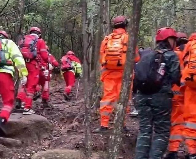 传来好消息福建爬山男童新线索曝光救援队回应仍有生还可能必赢中国官方网站(图20)