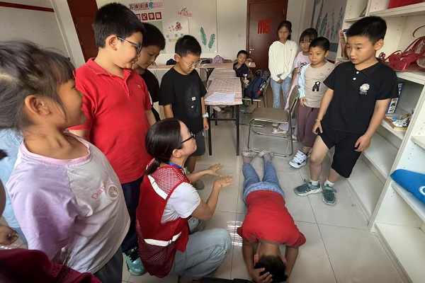 姑苏区国动知识走进暑托班 筑牢青少年安全防线(图1)