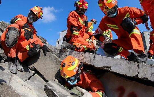 VR台风科普体验馆的建设开启防灾教育必赢中国(图1)