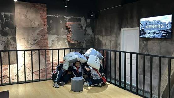 地震逃生体验设备vr地震模拟体验逃生模拟系统(图1)