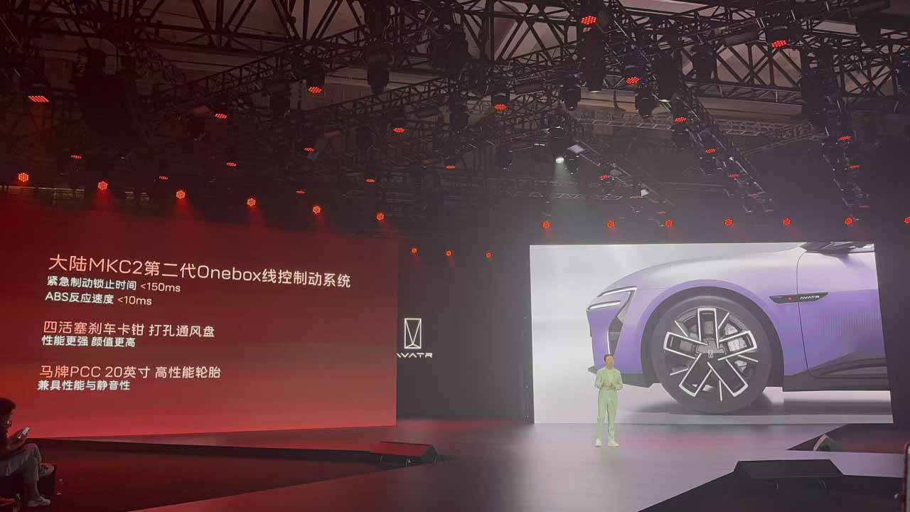国产智造“硬核”护航九号公司M5助力零公里润滑油车队环塔拉力赛夺冠(图1)