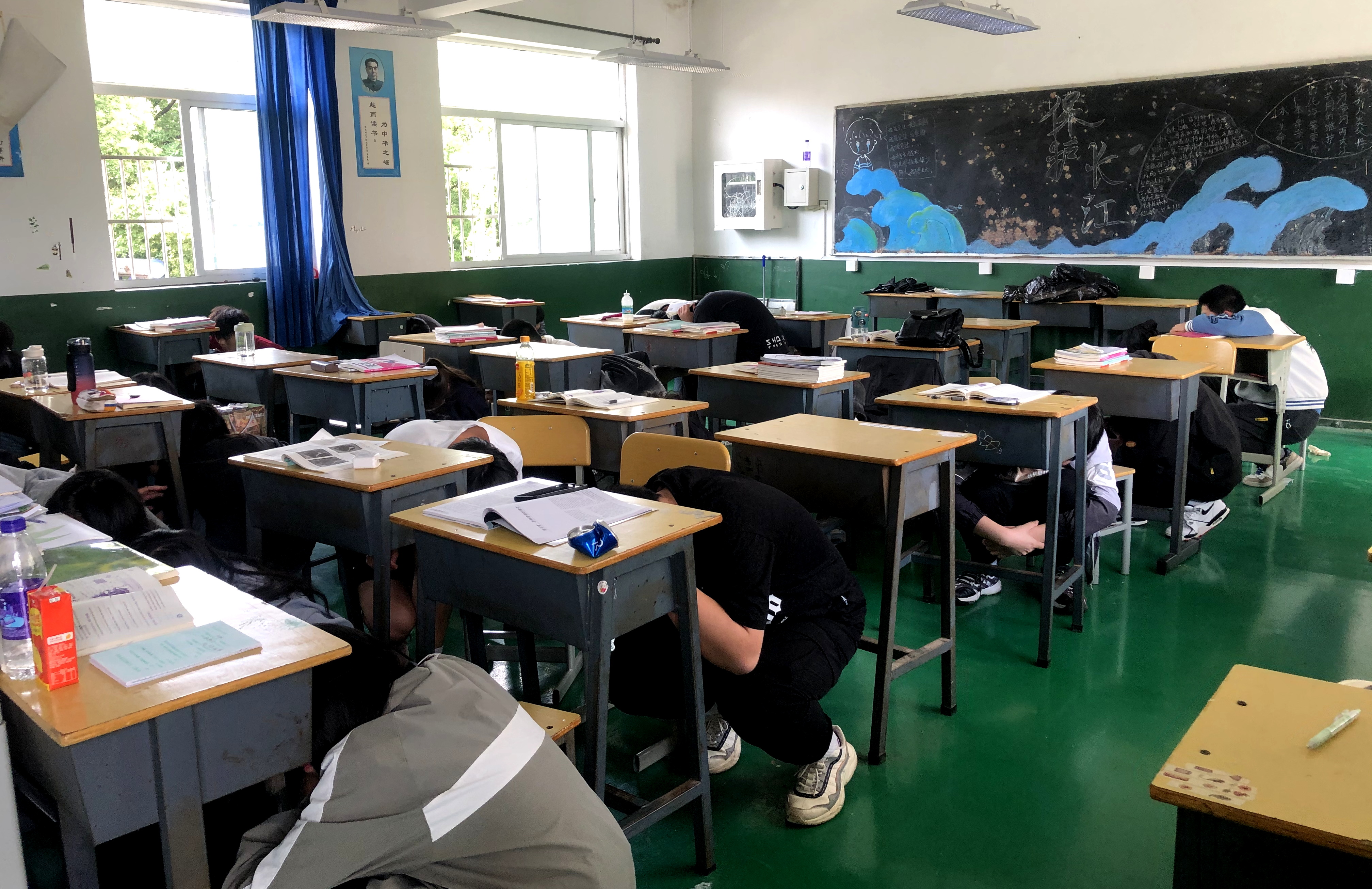 多自由度振动座椅试验台(图1)