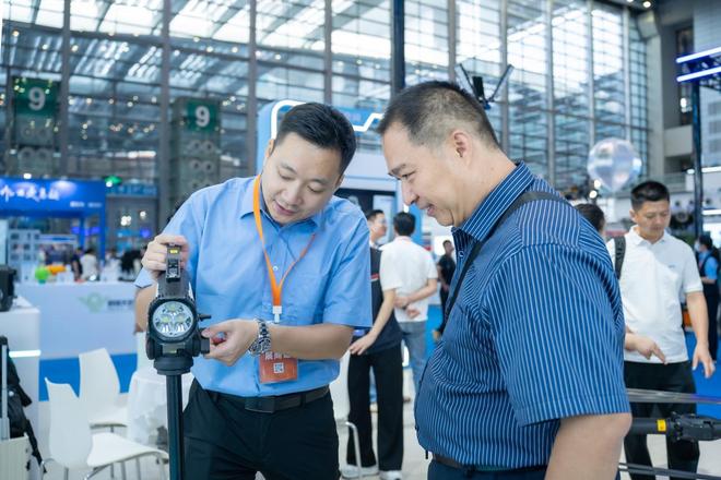 “低空+应急”深BWIN圳应急展南山“低空黑科技”守护城市安全(图6)