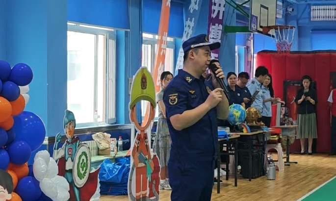 必赢网址沈阳市珠江五校教育集团开展应急安全嘉年华 上好开学安全第一课(图3)