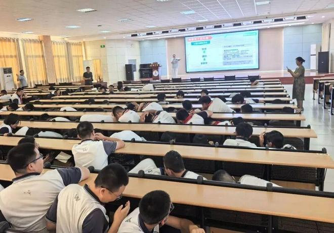 BWIN地震科普进校园携手同行护安全(图3)