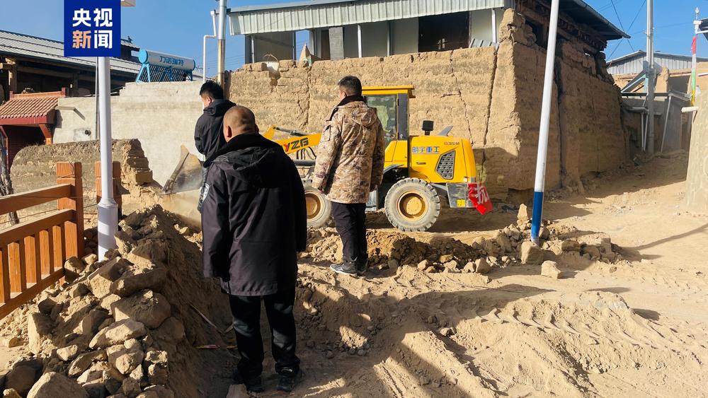 甘肃迭部县55级地震受损供暖管网已开始注水(图2)